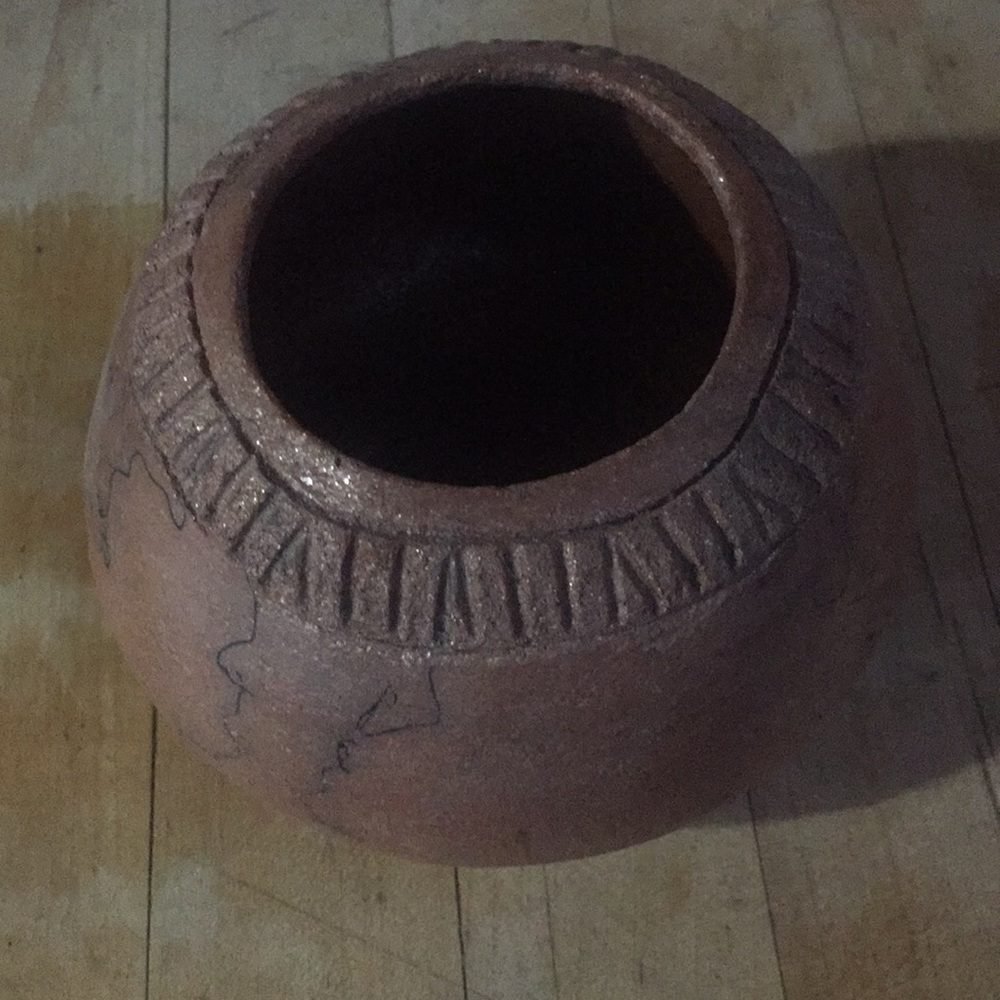 Small decorative pottery bowl